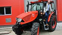 Zetor Proxima GP 100 červené barvy získala Střední odborná škola a učiliště v České Lípě.