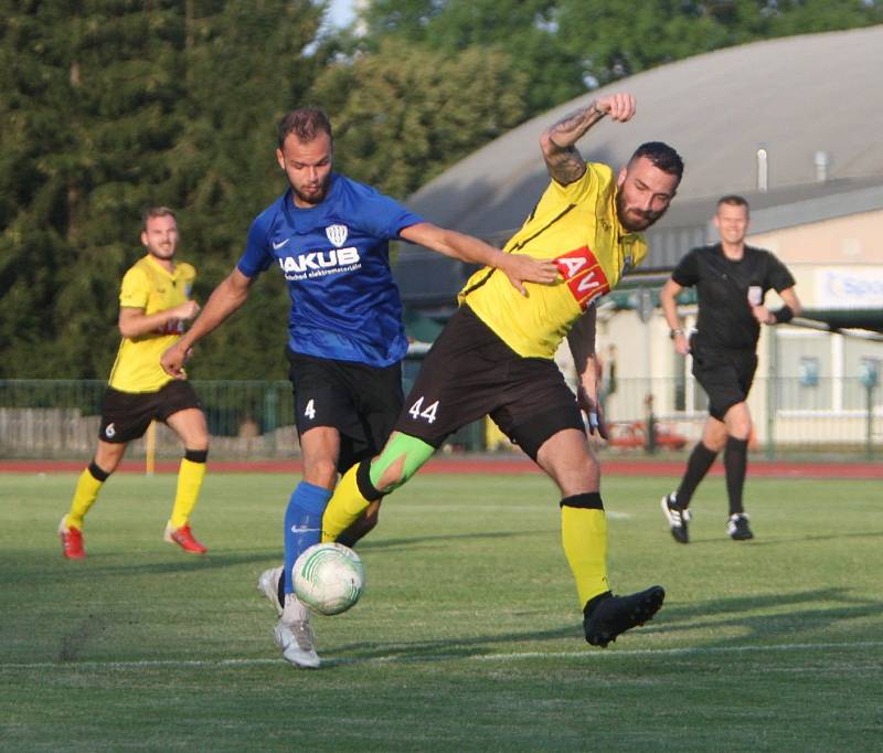 MOL CUP, 1. kolo: Česká Lípa - Benátky nad Jizerou 3:4 (0:3).