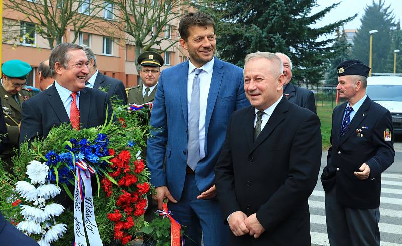 Veteráni druhé světové války, odbojáři, jejich pozůstalí i další hosté se na konci října sešli ve Stráži pod Ralskem na tradičním Memoriálu generálmajora Antonína Sochora.