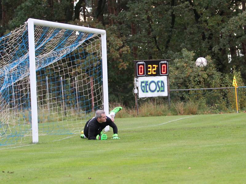 Jenišovice - Lokomotiva Česká Lípa 4:0 (2:0).