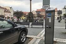 Česká Lípa umožní platit parkování kartou.