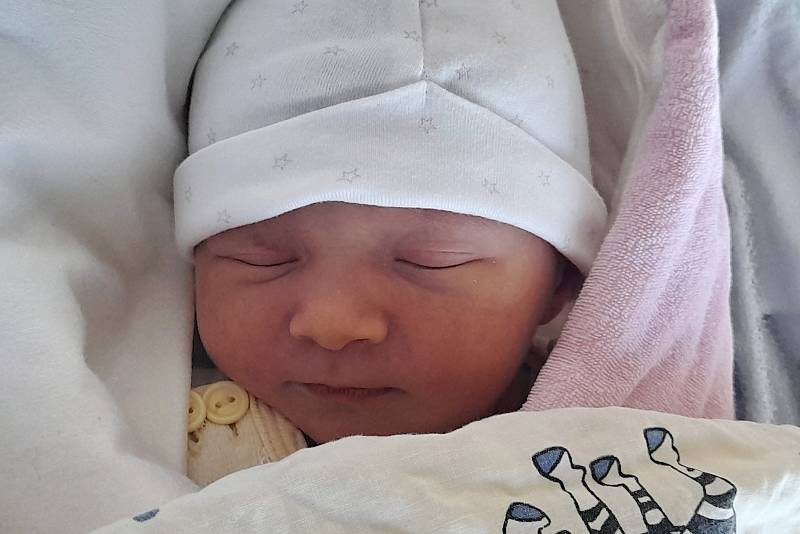 Rodičům Kateřině Bedrníčkové a Martinu Novákovi z Krásné Lípy se v úterý 12. dubna ve 22:08 hodin narodila dcera Ema Nováková. Měřila 49 cm a vážila 3,17 kg.
