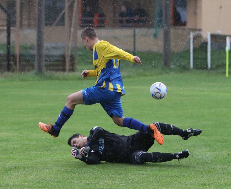 Okresní přebor: Sosnová - Dubice 1:7.