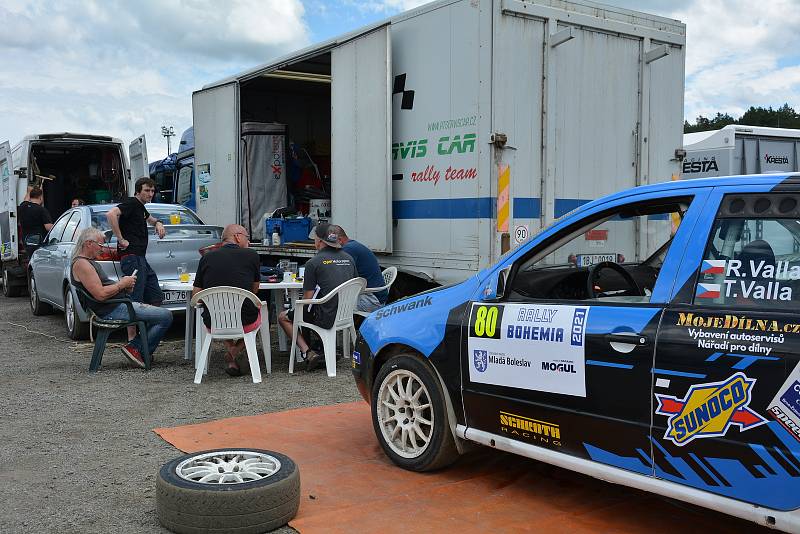 Rally Bohemia na autodromu v Sosnové v pátek 9. července.