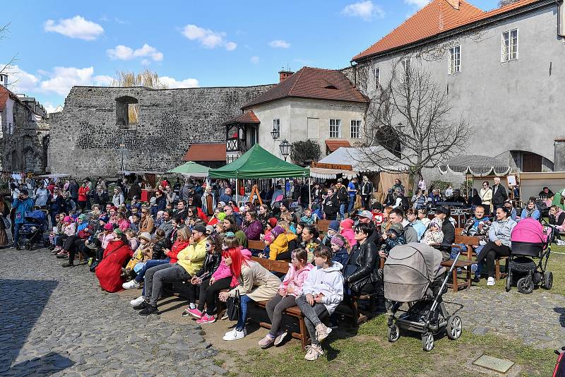 Velikonoční jarmark na vodním hradě Lipý.