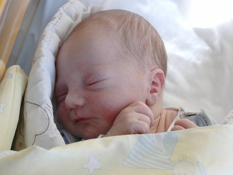 Rodičům Bohumile a Dmytrovi Bukat z Mimoně se ve středu 7. března v 18:25 hodin narodil syn Dominik Bukat. Měřil 48 cm a vážil 3,31 kg.