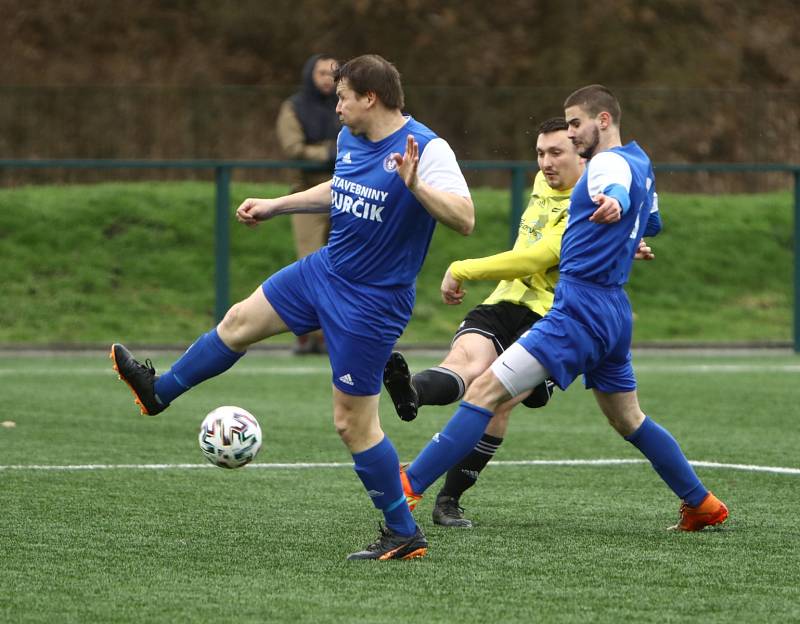 Kamenice (žlutá) přehrála Doksy vysoko 6:2.