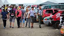 Destruction derby na autodromu. Den první.