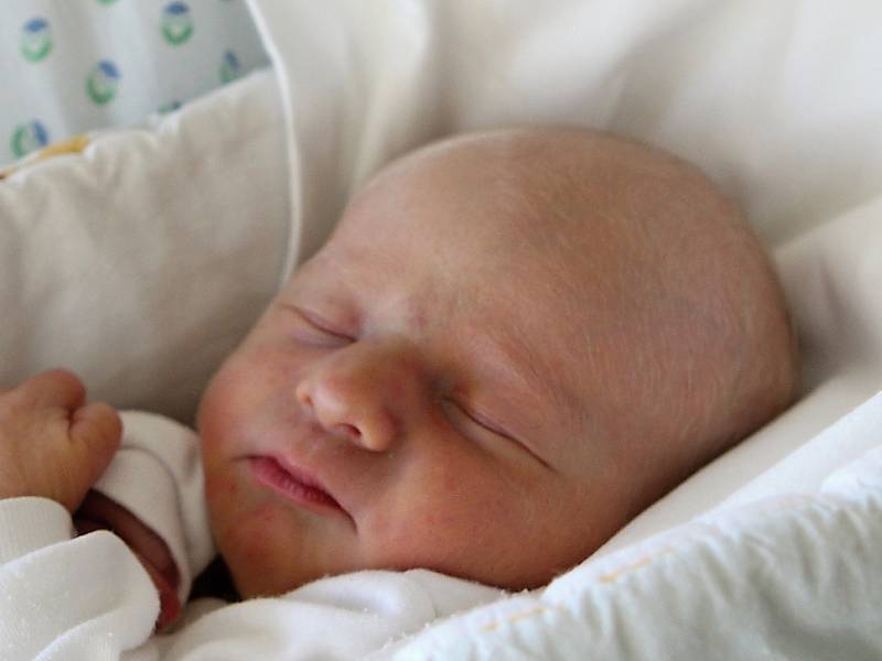 Mamince Vendule Láslové z České Lípy se v neděli 11. února v 6:31 narodil syn Filip Láslo. Měřil 47 cm a vážil 2,52 kg.