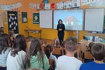 V rámci nového projektu Erasmus + s názvem Vzděláváním ke spolupráci měli žáci ZŠ Kamenický Šenov slovenskou hodinu.