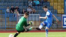 Česká Lípa - Skalice 2:1. Müller prostřelil skalického gólmana Volka a zvyšuje na 2:1.