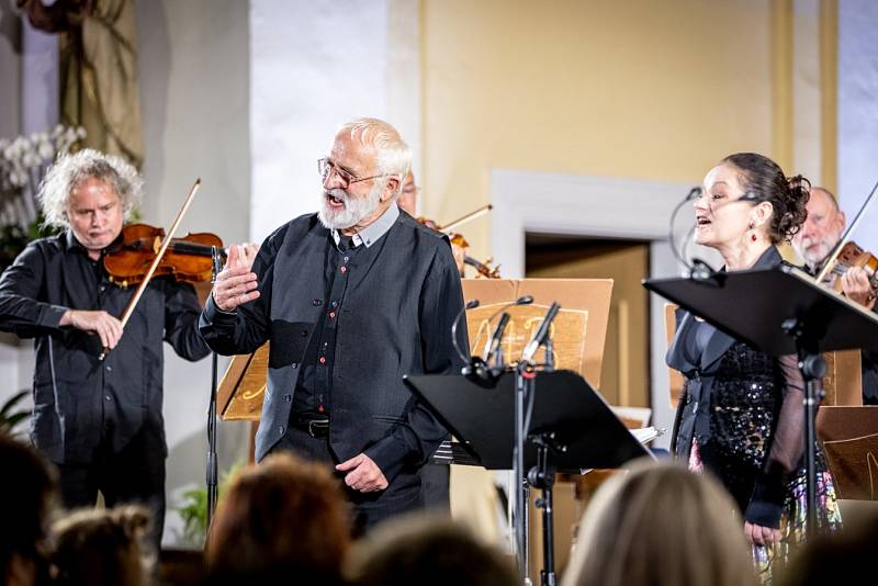 Musica Bohemica: Poezie lidové písně v českolipské bazilice Všech svatých.