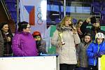Hokejové dovednosti, krasobruslení, metaná a rychlobruslení, to byly soutěže Zimní olympiády dětí a mládeže, která se pro žáky I. stupně českolipských základních škol konala na zimním stadionu.