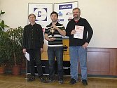 NEJLEPŠÍ. Zleva: bronzový Polák Boguslaw Latas, vítěz Pavel Šimáček a bronzový Lukáš Klíma.