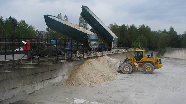 Sanace po chemické těžbě uranu ve Stráži pod Ralskem potrvá ještě nejméně 30 let a bude stát miliardy korun.