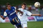 Druhé kolo Poháru České pošty se hrálo na českolipském fotbalovém stadionu ve středu 29. srpna mezi domácím Arsenalem (v modrém) a FK Varnsdorf.