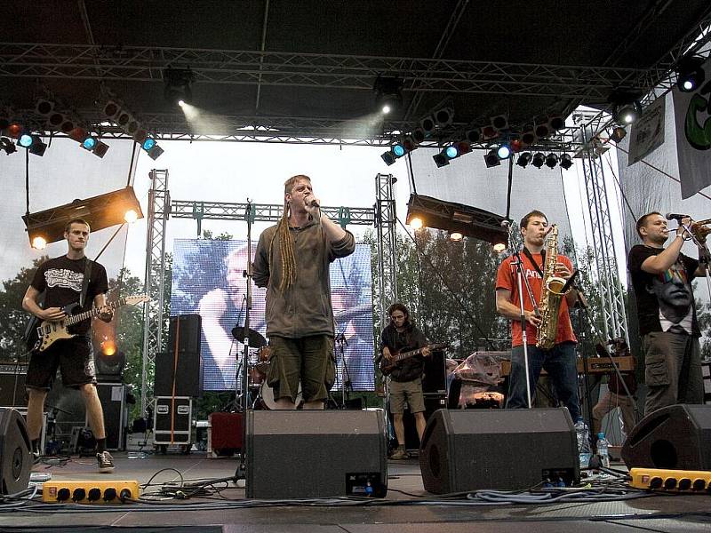 Louka u Žizníkova hostila desátý ročník Reggae Ethnic Session. 