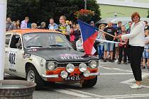 Před první rychlostní zkouškou, kterou v pátek 8. července začíná na Autodromu Sosnová letošní ročník Bohemia Rally, proběhl slavnostní start automobilového závodu na náměstí v České Lípě.
