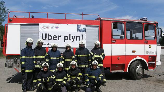 Hasičům záleží na bezpečnosti. Podporují kampaň Uber plyn! - Českolipský  deník