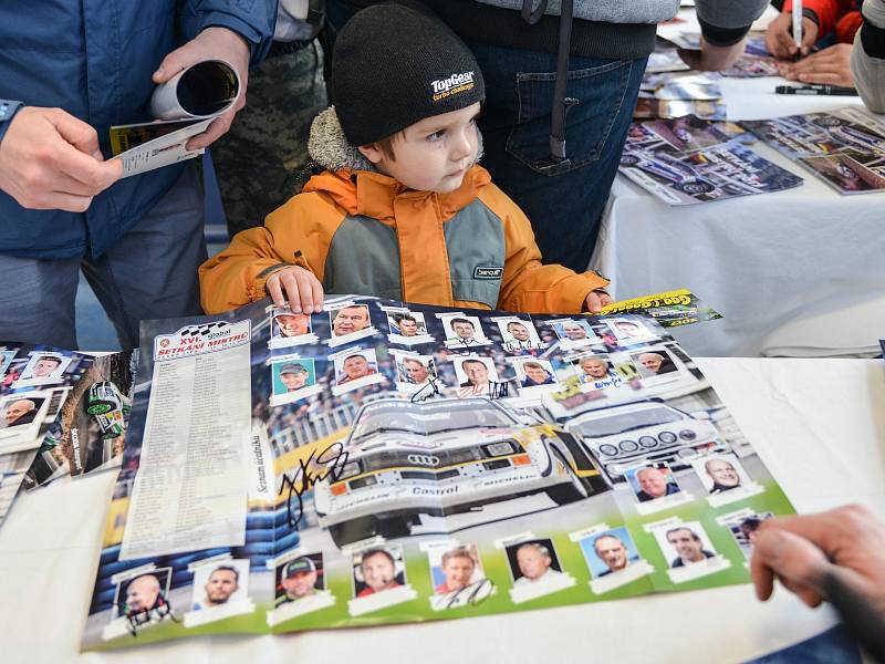 Na autodromu v Sosnové o víkendu probíhal již 16. ročník oblíbené akce Global Assistance Setkání mistrů.