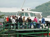 Odemykáním Máchova jezera odstartovala v Doksech turistická sezona. 