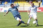 Fotbalisté České Lípy (tmavé dresy) v dalším kole ČFL využili domácího prostředí, když porazili tým Letohradu 2:0.