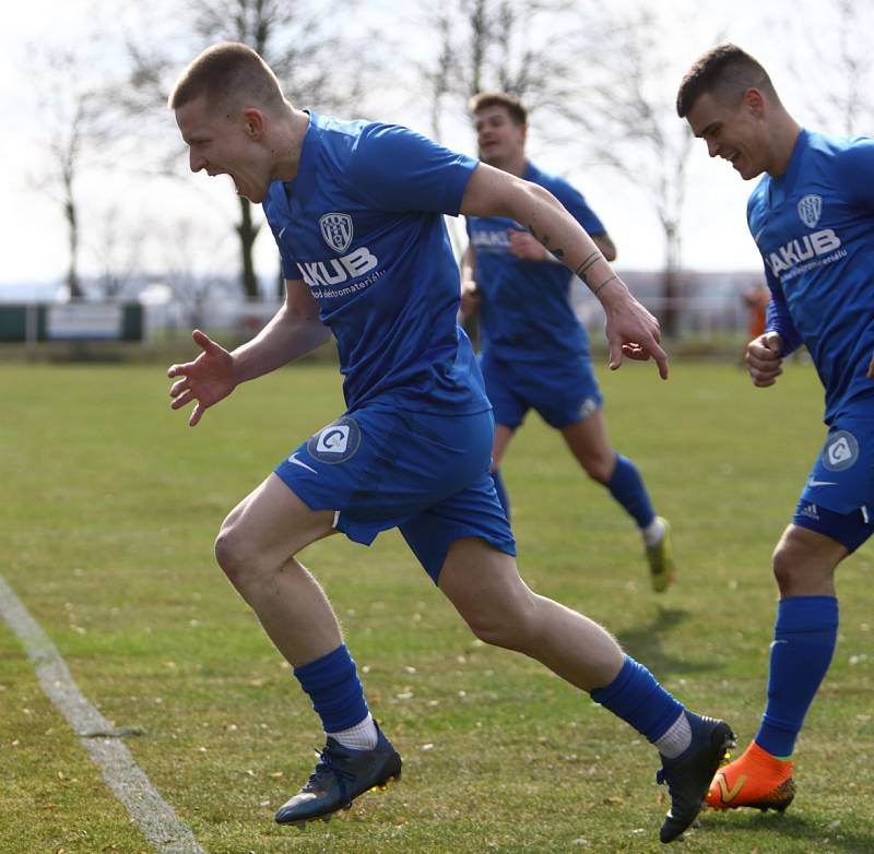 Fotbalisté České Lípy vyhráli ve Štětí 3:0.