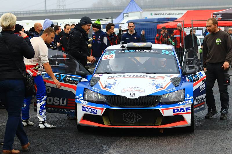 Na autodromu v Sosnové o víkendu probíhal již 16. ročník oblíbené akce Global Assistance Setkání mistrů.