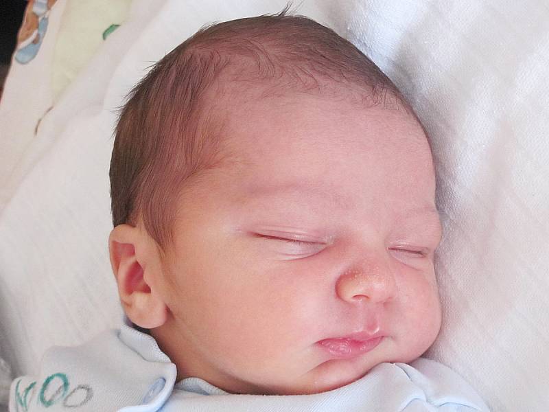 Mamince Nikole Zelenkové z Nového Luhova se 25. srpna v 16:12 hodin narodil syn Timotej Zelenka. Měřil 51 cm a vážil 3,6 kg.