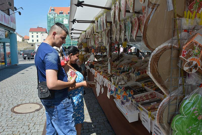 Trh v historickém duchu oživil rozpálené centrum Lípy