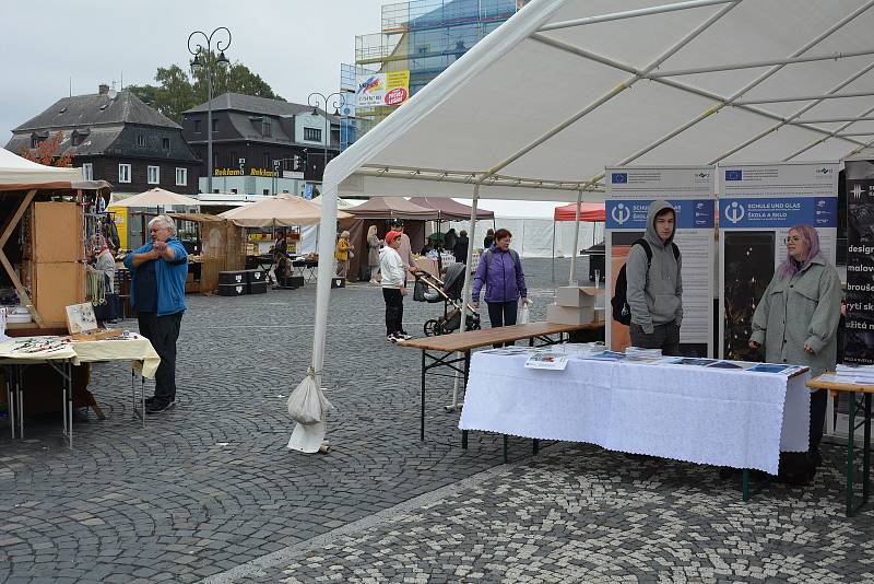 Mezinárodní sklářské sympozium a sobotní den otevřených dveří ve sklárnách v Boru a okolí.