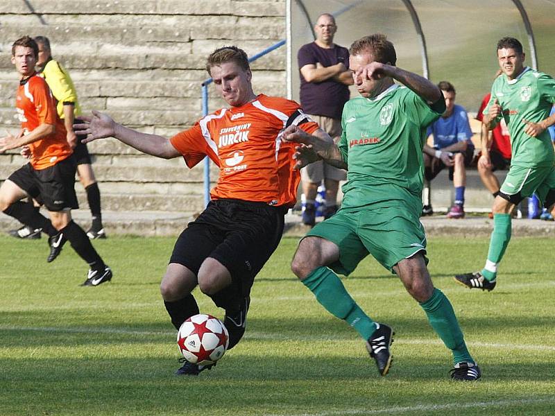 První jarní zápas v krajském přeboru čeká fotbalisty Doks 26. března.