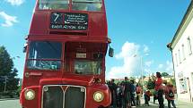  Jízdou v historických autobusech si lidé v České Lípě v sobotu mimo jiné připomněli, jak se jezdilo cestujícím v minulém století.