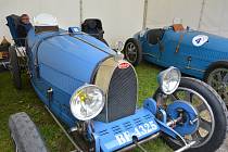 Děčínský sběratel ukázal modré Bugatti z roku 1928.