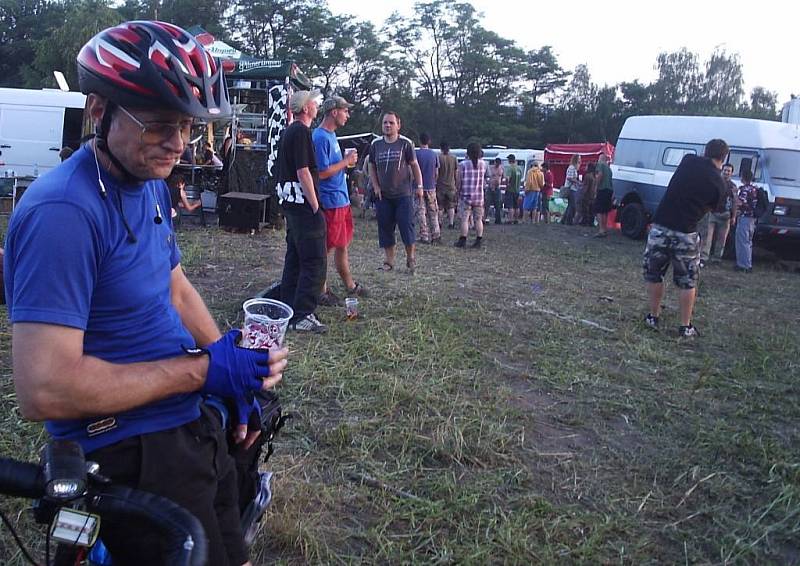 Turista neodolal obcerstvení od technařů