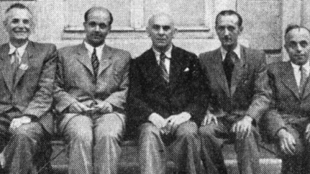 Učitelé Letní školy esperanta v roce 1947 v Doksech, Václav Špůr je druhý zleva. 