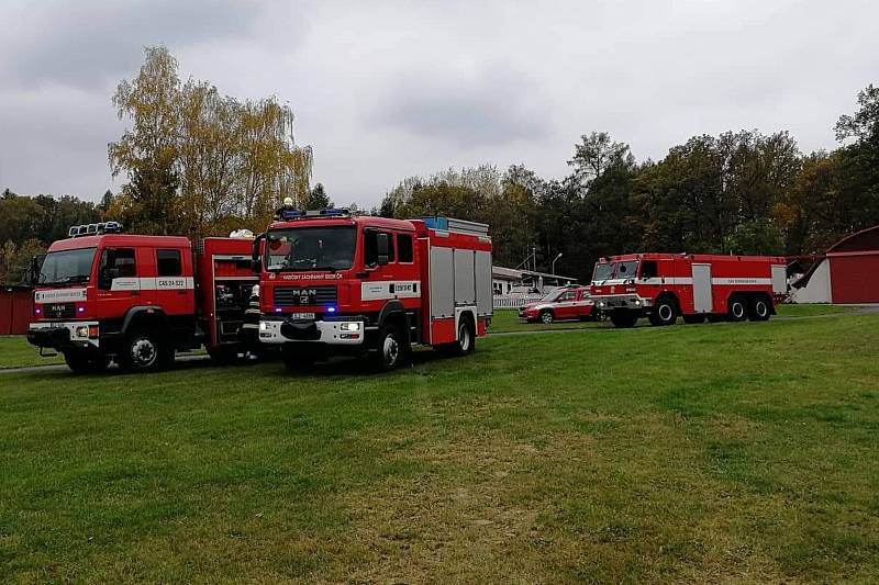 Českolipské hasiče čekalo ve středu speciální cvičení na letišti.