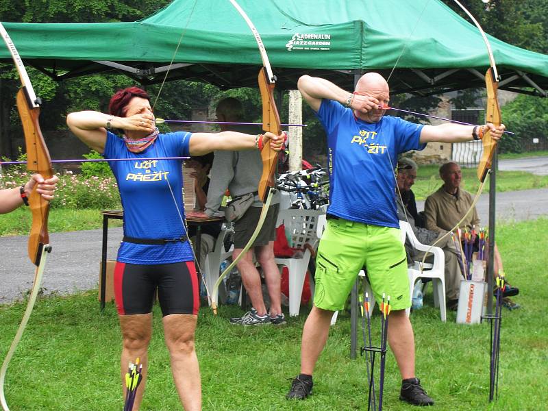 Čtrnácté Euro Hry Doksy si k Máchovu jezeru přijely stovky účastníků i letos především užít. Za dva dny zvládly týmy šestnáct sportovních disciplín.