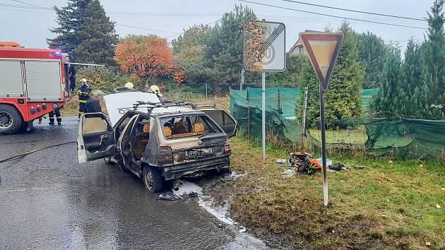Požár auta na Českolipsku se obešel bez zranění.
