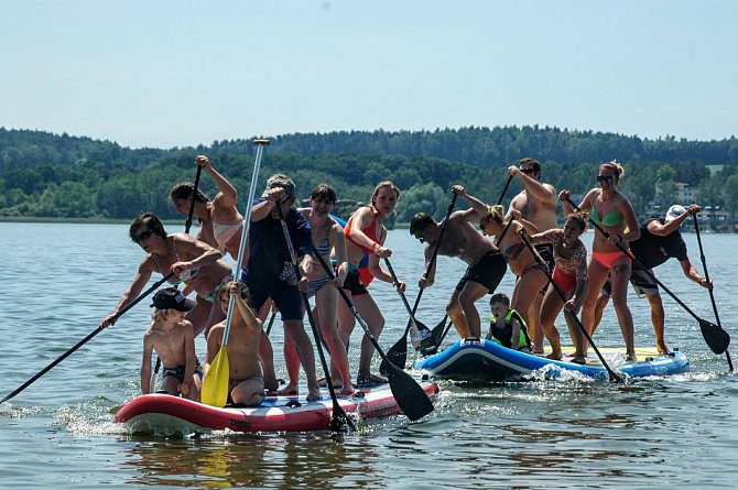 První červnový víkend 1.-2. června se na písečné pláži na Máchově jezeře ve Starých Splavech uskuteční třetí ročník paddleboardového festivalu pro celou rodinu SUP Fest Mácháč.