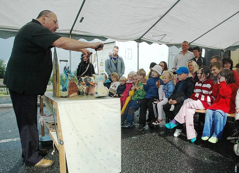 Oslavu křehké skleněné krásy a bohatý program si nenechaly ujít stovky lidí.