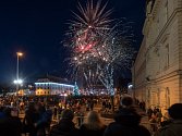 U příležitosti letošního Novoročního ohňostroje v Novém Boru město symbolicky předalo lidem opravené náměstí.