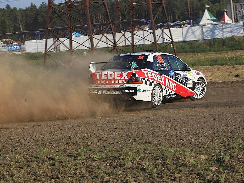 Na sosnovském autodromu startovaly také historické vozy.