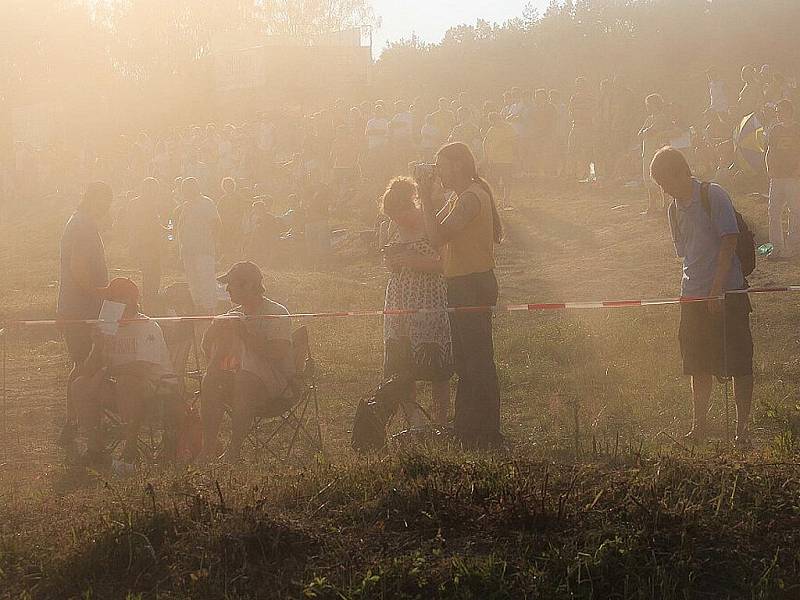 Na sosnovském autodromu startovaly také historické vozy.