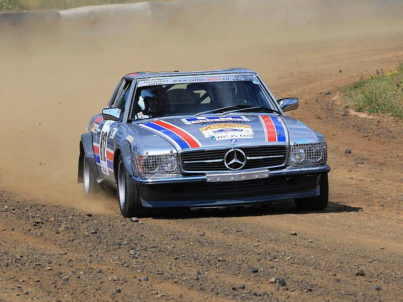 Na sosnovském autodromu startovaly také historické vozy.