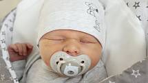 Rodičům Markétě Džupinové a Pavlu Chaloupeckému z Rumburku se v pátek 24. června v 19:17 hodin narodil syn Adam Chaloupecký. Měřil 51 cm a vážil 3,40 kg.