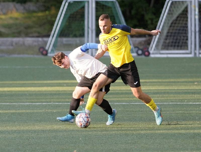 Fotbal, I.B třída - západ: Ruprechtice - Jestřebí 3:0. V utkání se těžce zranil hostující Lukáš Komárek.