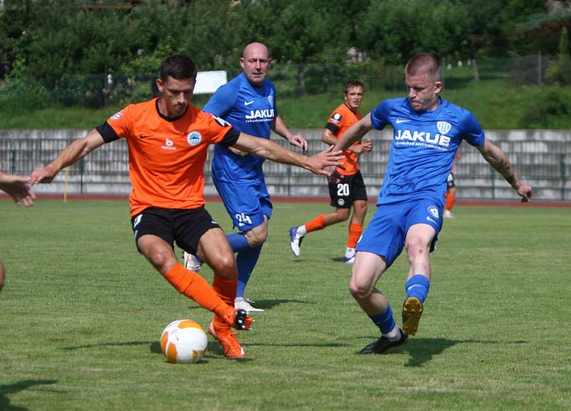 Fotbalisté České Lípy (modré dresy) podlehli Liberci B 1:4.