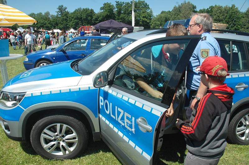 Den s policií na českolipském letišti.