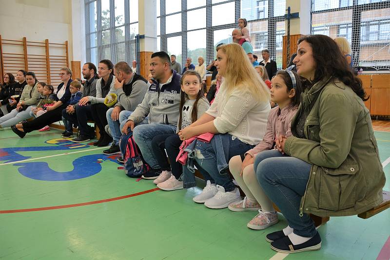 Školní docházku v českolipské ZŠ na sídlišti Lada zahájilo 56 prvňáčků.
